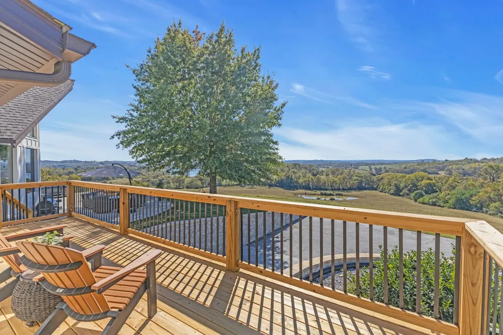 2202 Darks Mill Road Columbia TN 38401