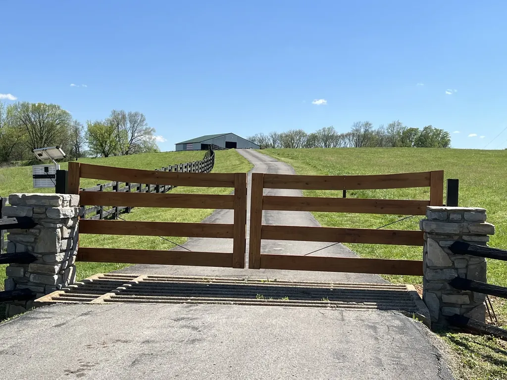 2202 Darks Mill Road Columbia TN 38401