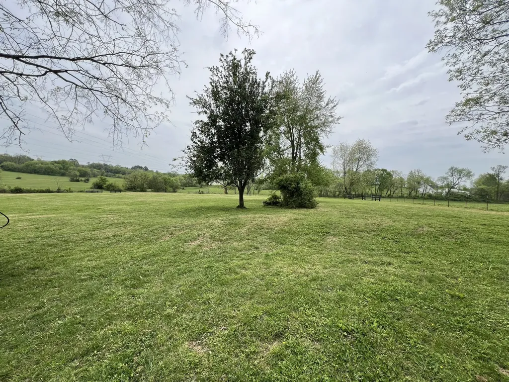 2202 Darks Mill Road Columbia TN 38401