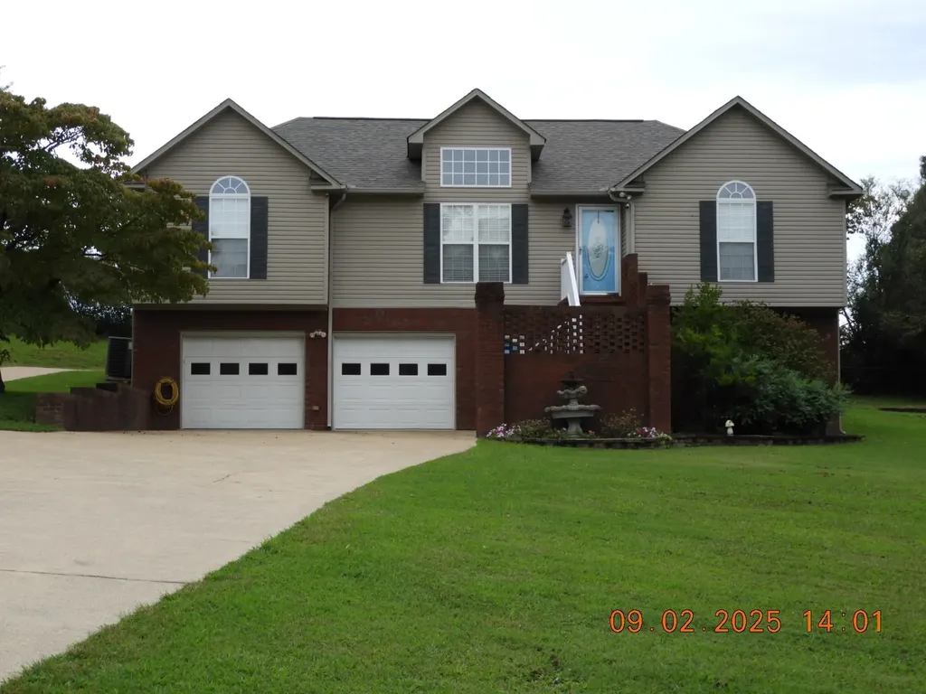 1325 Matthew Avenue Lawrenceburg TN 38464