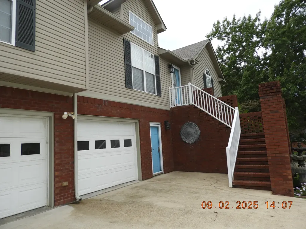 1325 Matthew Avenue Lawrenceburg TN 38464