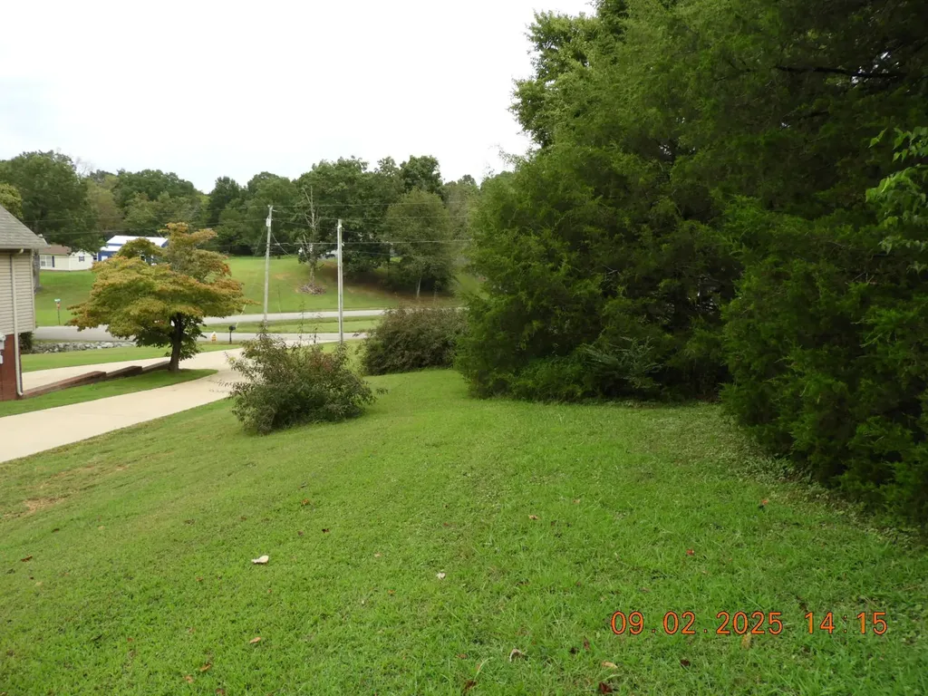 1325 Matthew Avenue Lawrenceburg TN 38464
