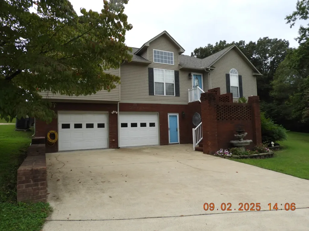 1325 Matthew Avenue Lawrenceburg TN 38464