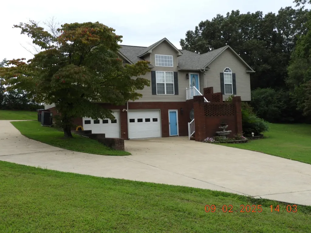 1325 Matthew Avenue Lawrenceburg TN 38464