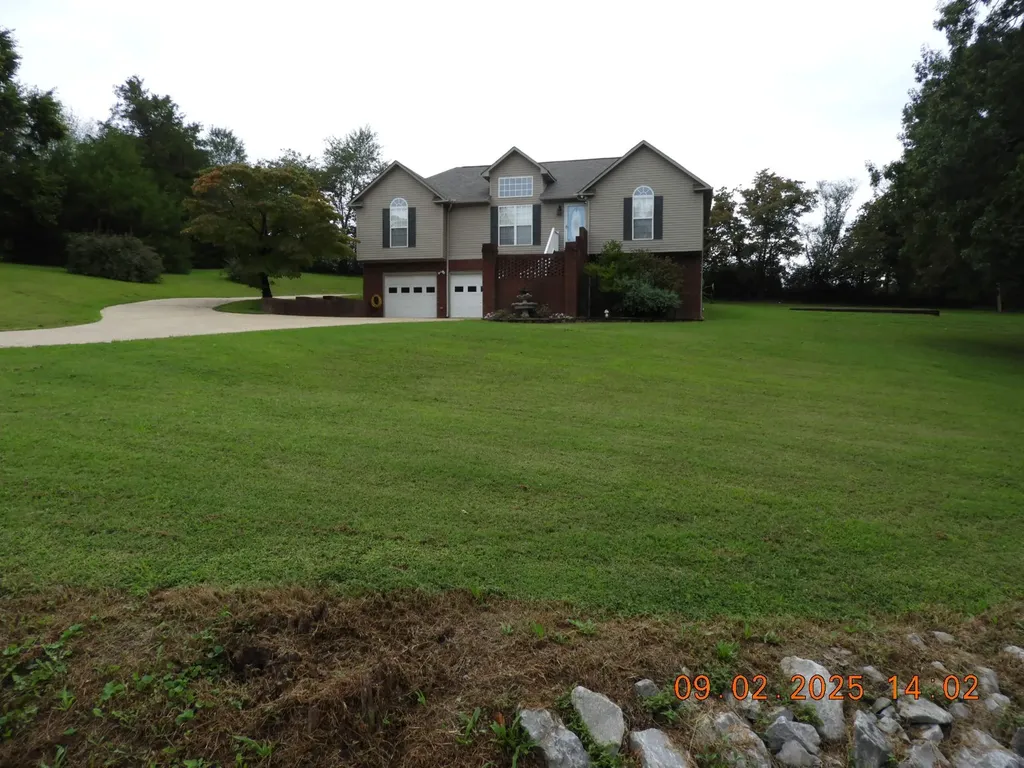 1325 Matthew Avenue Lawrenceburg TN 38464
