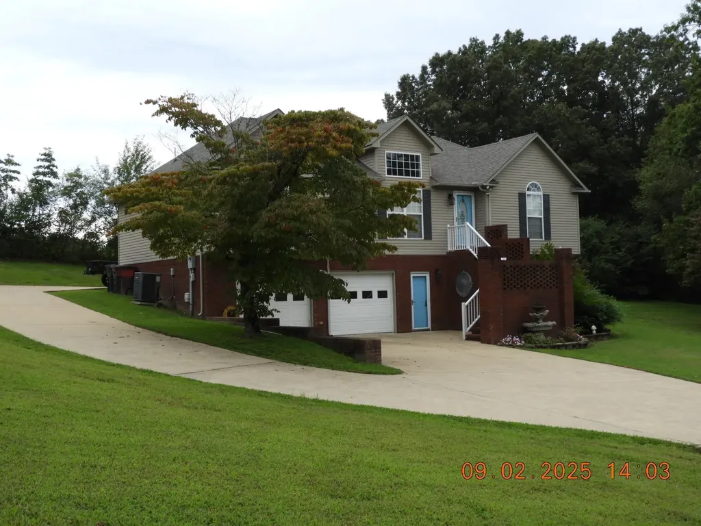 1325 Matthew Avenue Lawrenceburg TN 38464