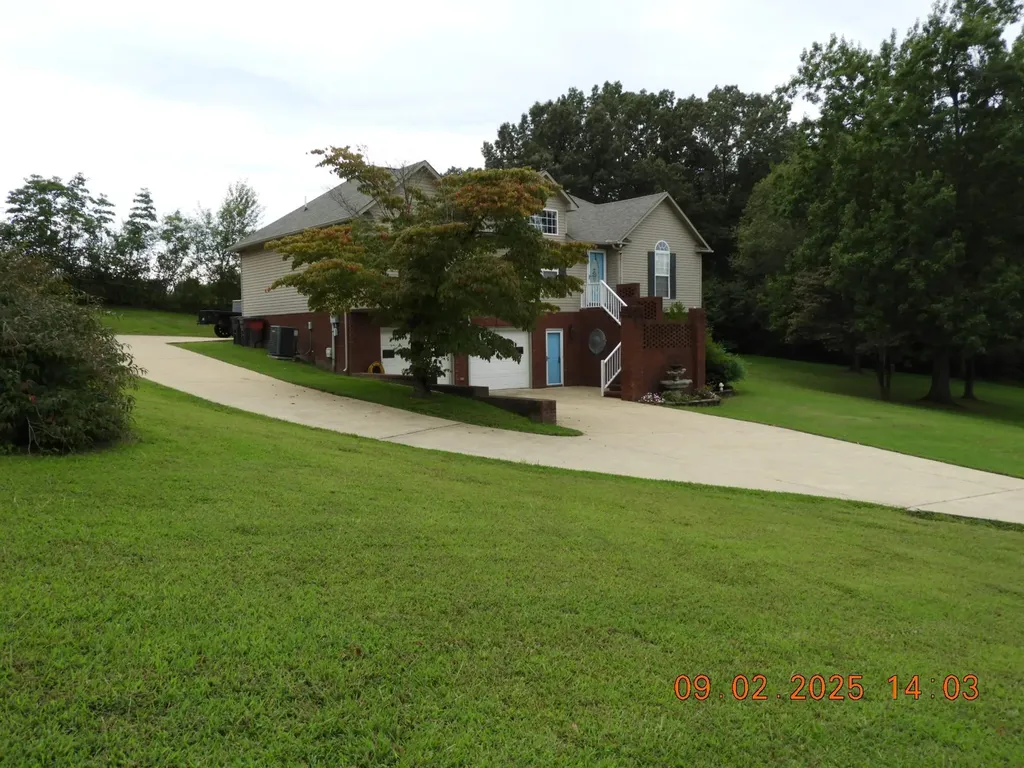 1325 Matthew Avenue Lawrenceburg TN 38464