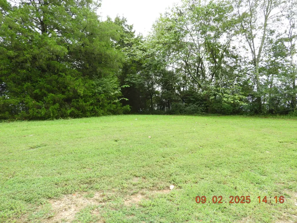 1325 Matthew Avenue Lawrenceburg TN 38464
