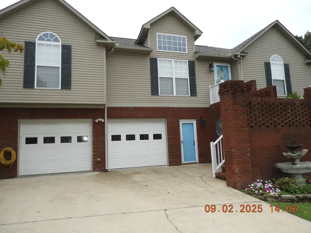 1325 Matthew Avenue Lawrenceburg TN 38464