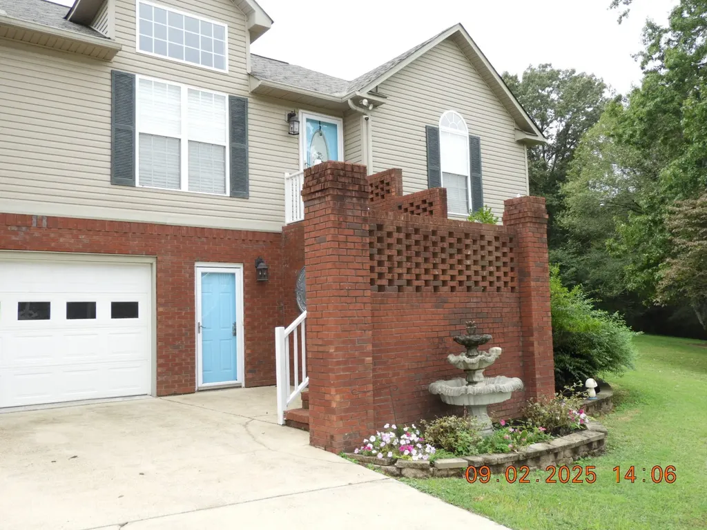 1325 Matthew Avenue Lawrenceburg TN 38464