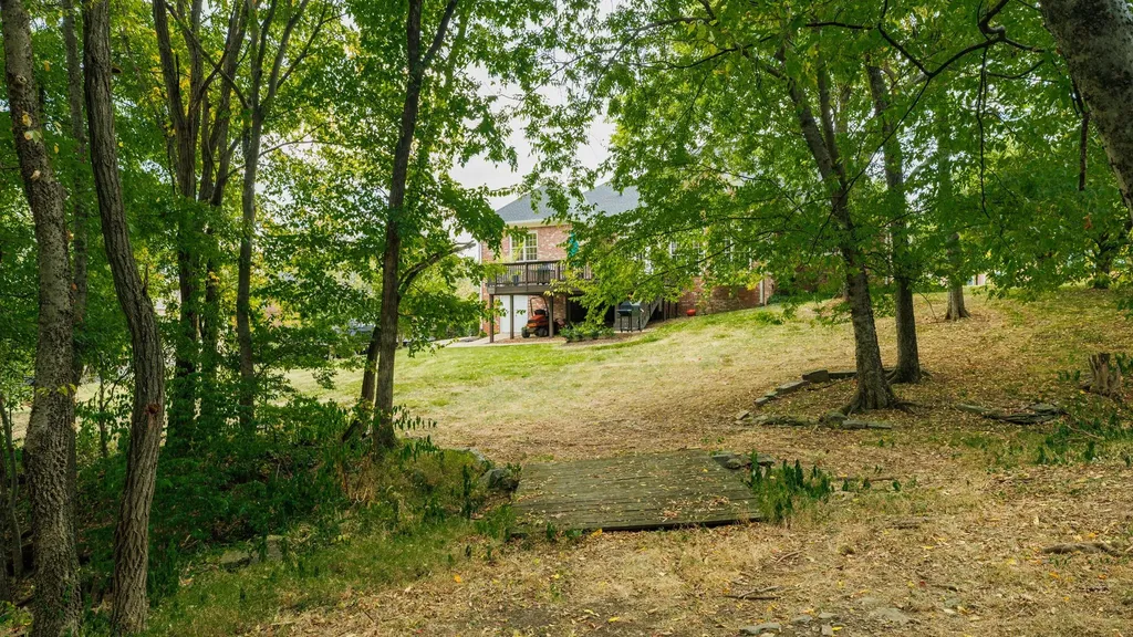 520 Derby Downs Lebanon TN 37087