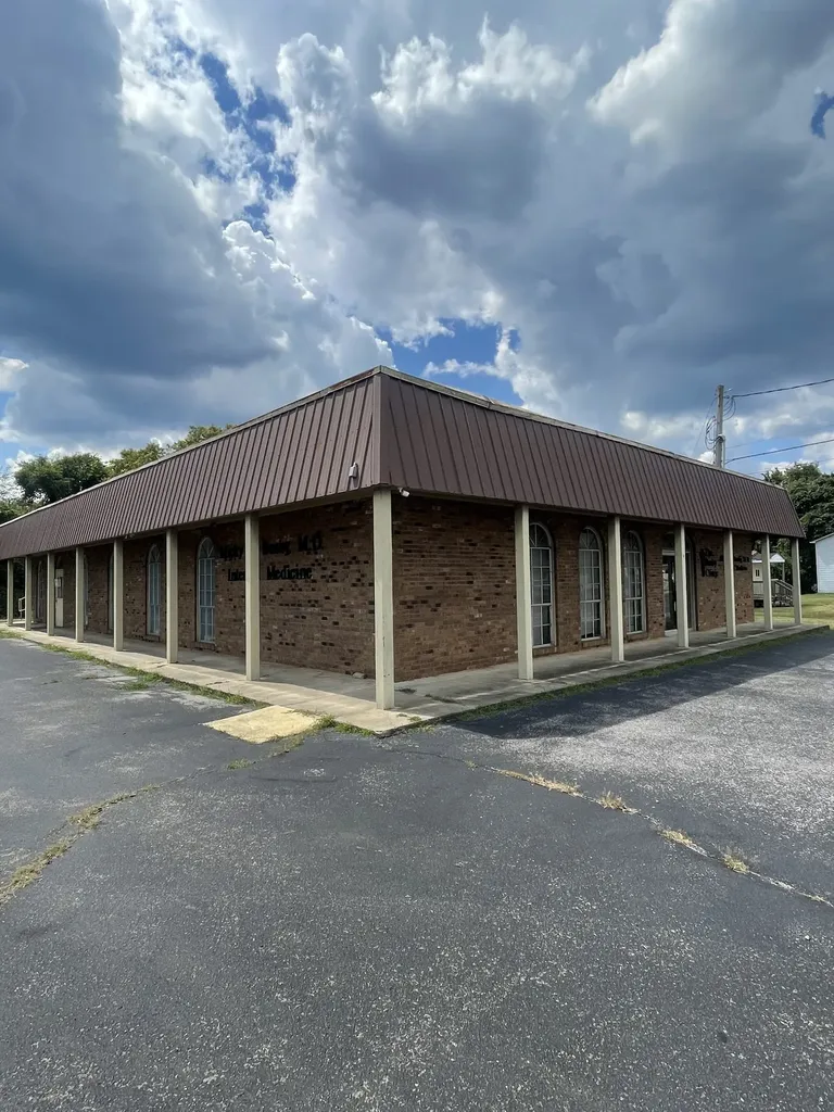 317 W Gaines St, W Lawrenceburg TN 38464