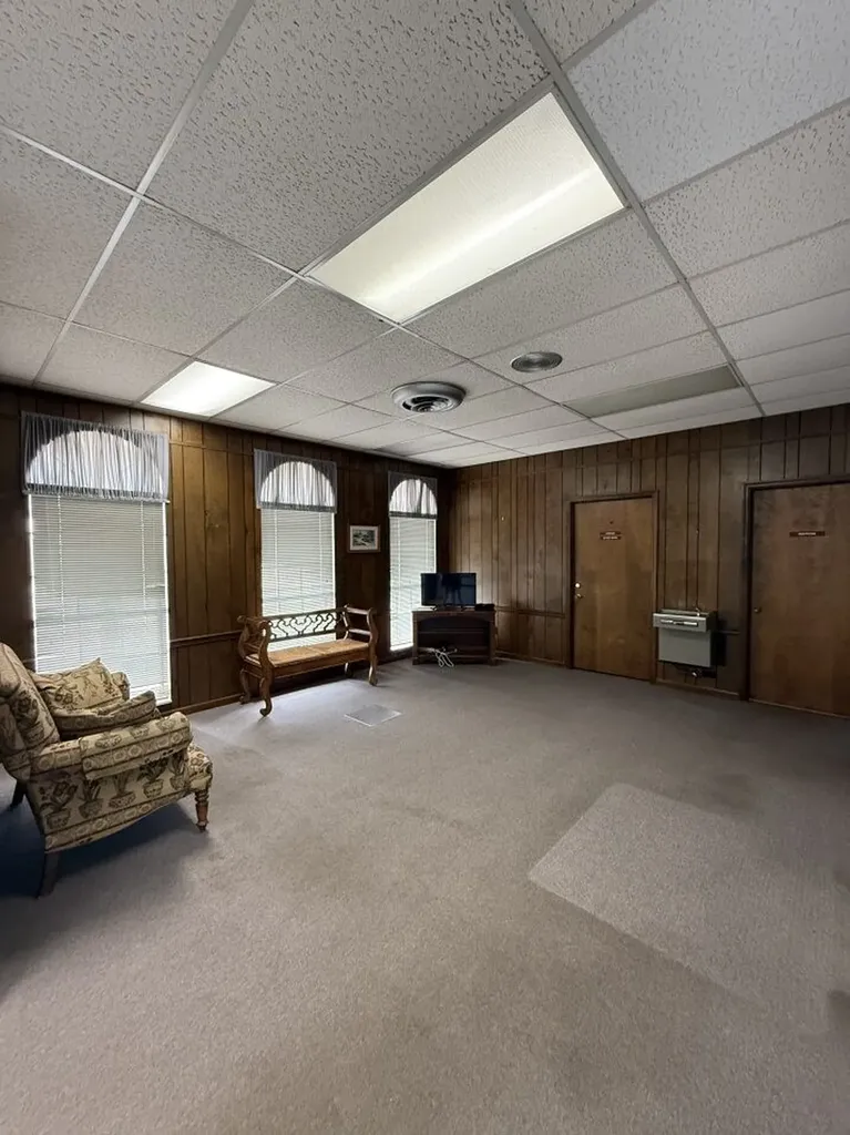 317 W Gaines St, W Lawrenceburg TN 38464