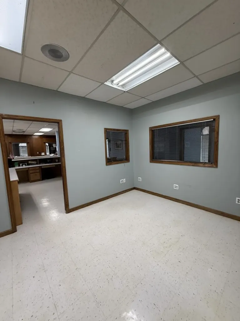 317 W Gaines St, W Lawrenceburg TN 38464