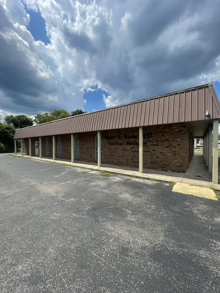 317 W Gaines St, W Lawrenceburg TN 38464