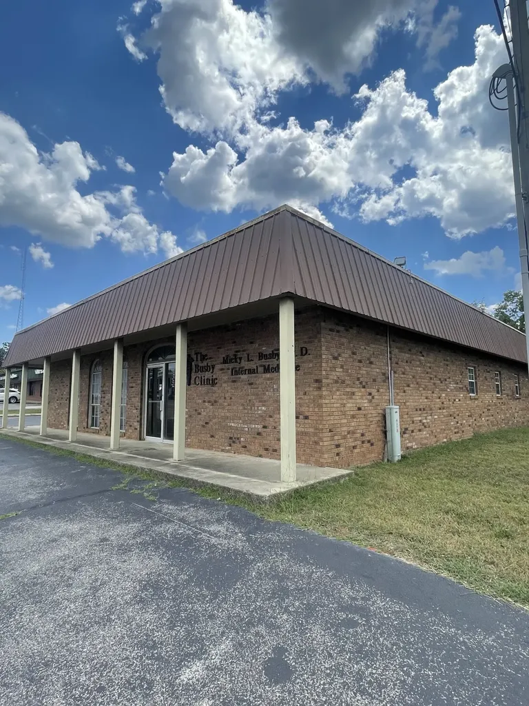 317 W Gaines St, W Lawrenceburg TN 38464