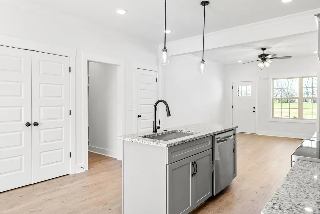 513 Charleston Cove Clarksville TN 37043