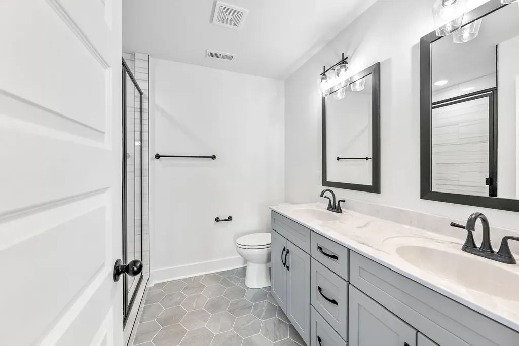 513 Charleston Cove Clarksville TN 37043