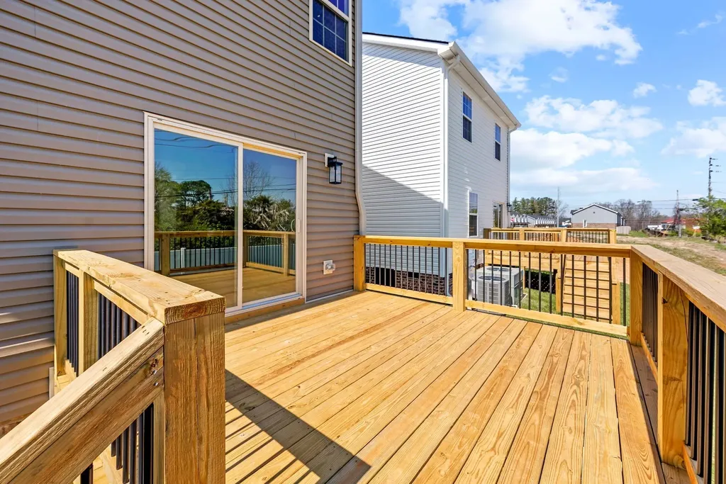513 Charleston Cove Clarksville TN 37043