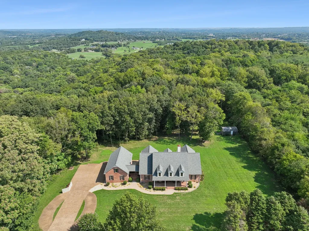 1208 Davidson Lane Columbia TN 38401