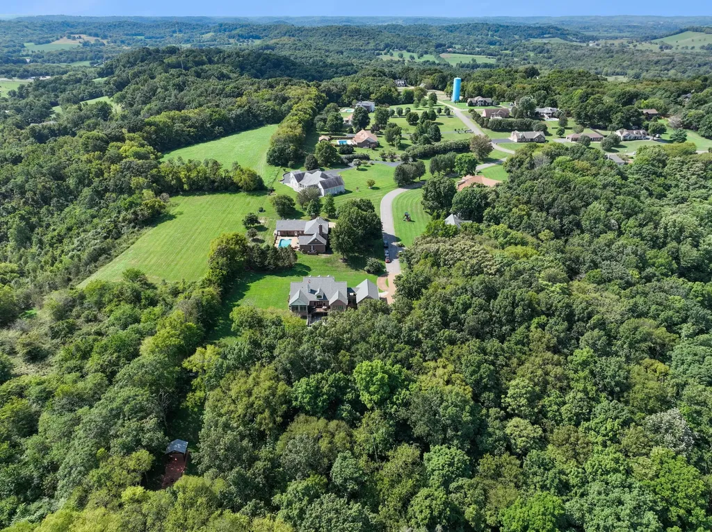 1208 Davidson Lane Columbia TN 38401