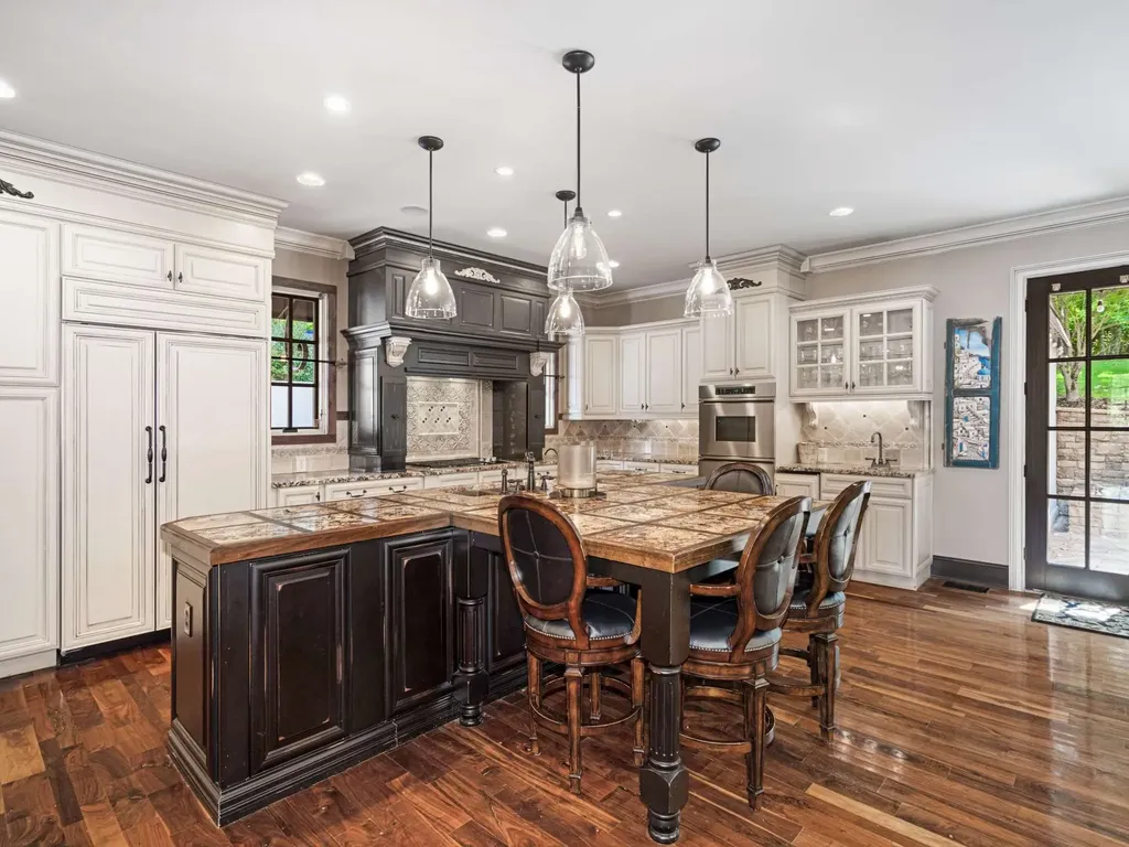 3807 Harding Place Nashville TN 37215