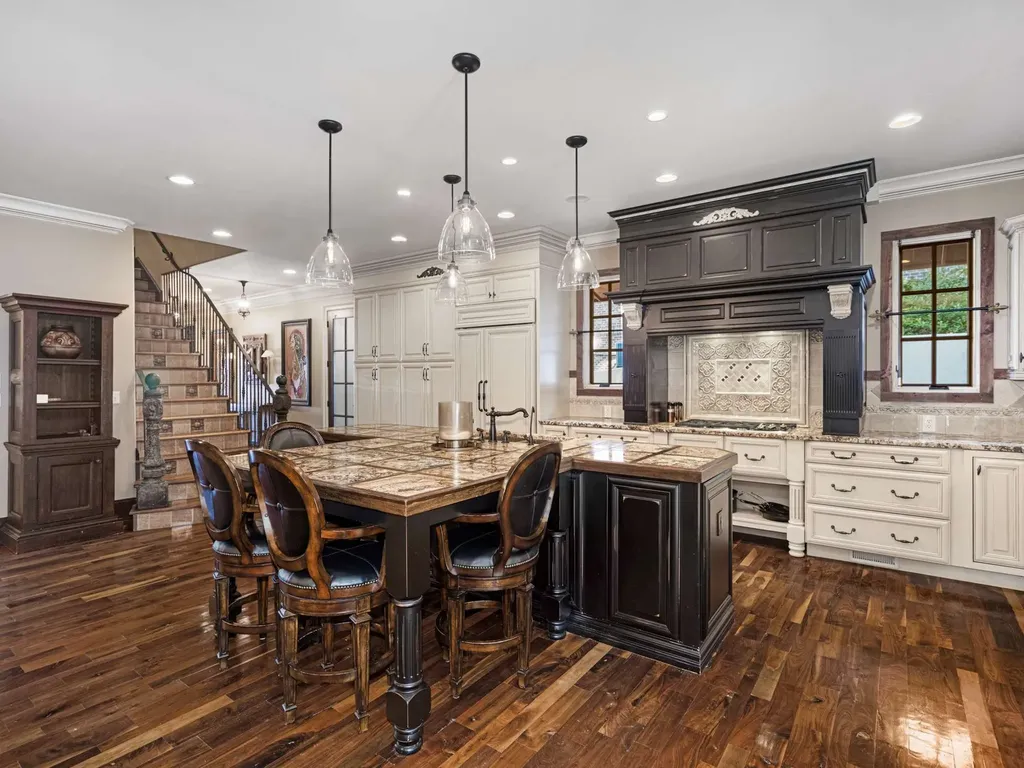 3807 Harding Place Nashville TN 37215