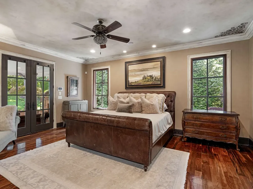 3807 Harding Place Nashville TN 37215