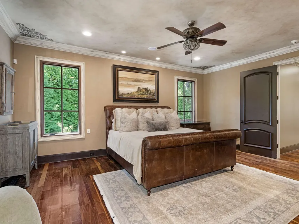3807 Harding Place Nashville TN 37215