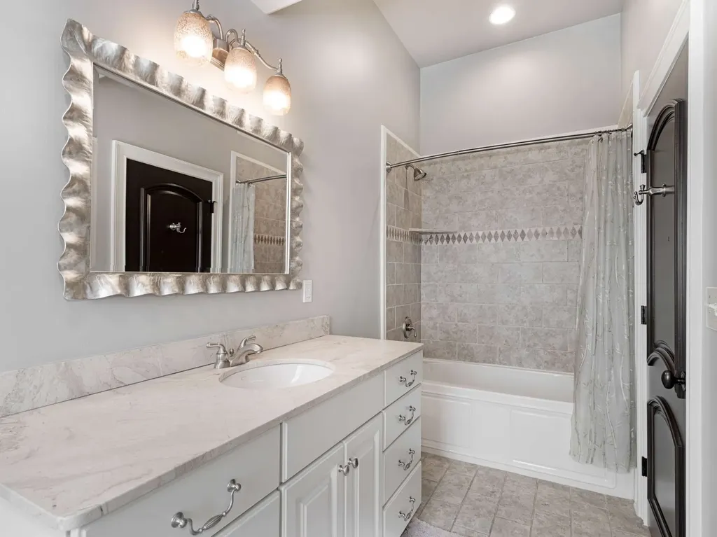 3807 Harding Place Nashville TN 37215