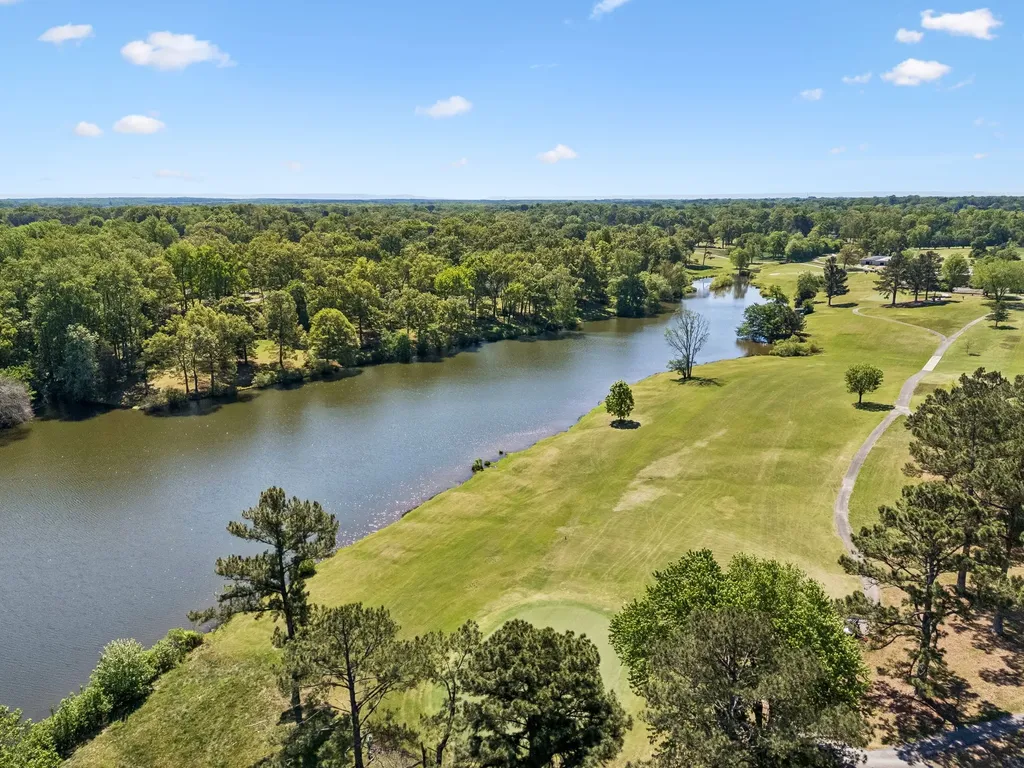 18 Setters Ln, W Tullahoma TN 37388