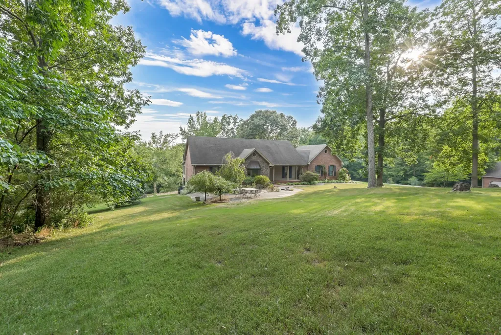 911 Stephen Drive Clarksville TN 37043