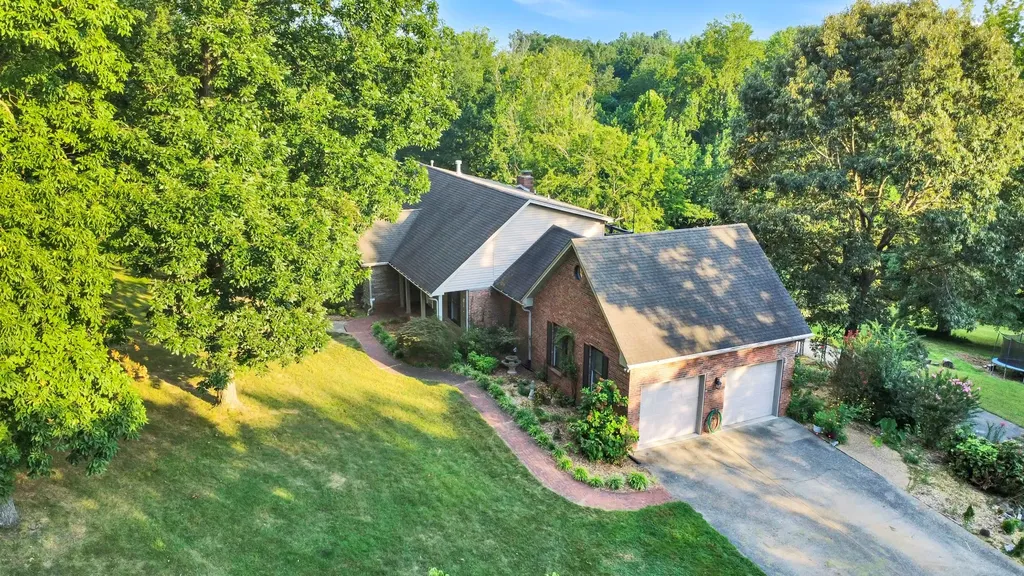 911 Stephen Drive Clarksville TN 37043