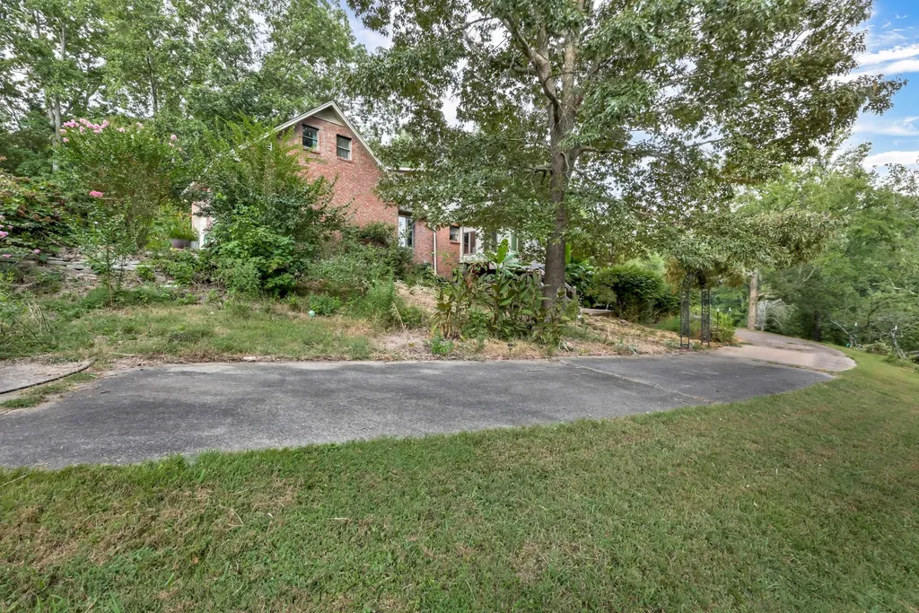 911 Stephen Drive Clarksville TN 37043