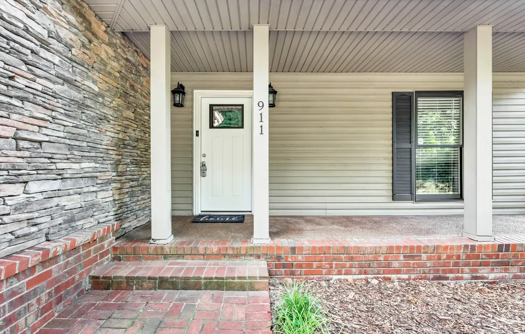 911 Stephen Drive Clarksville TN 37043