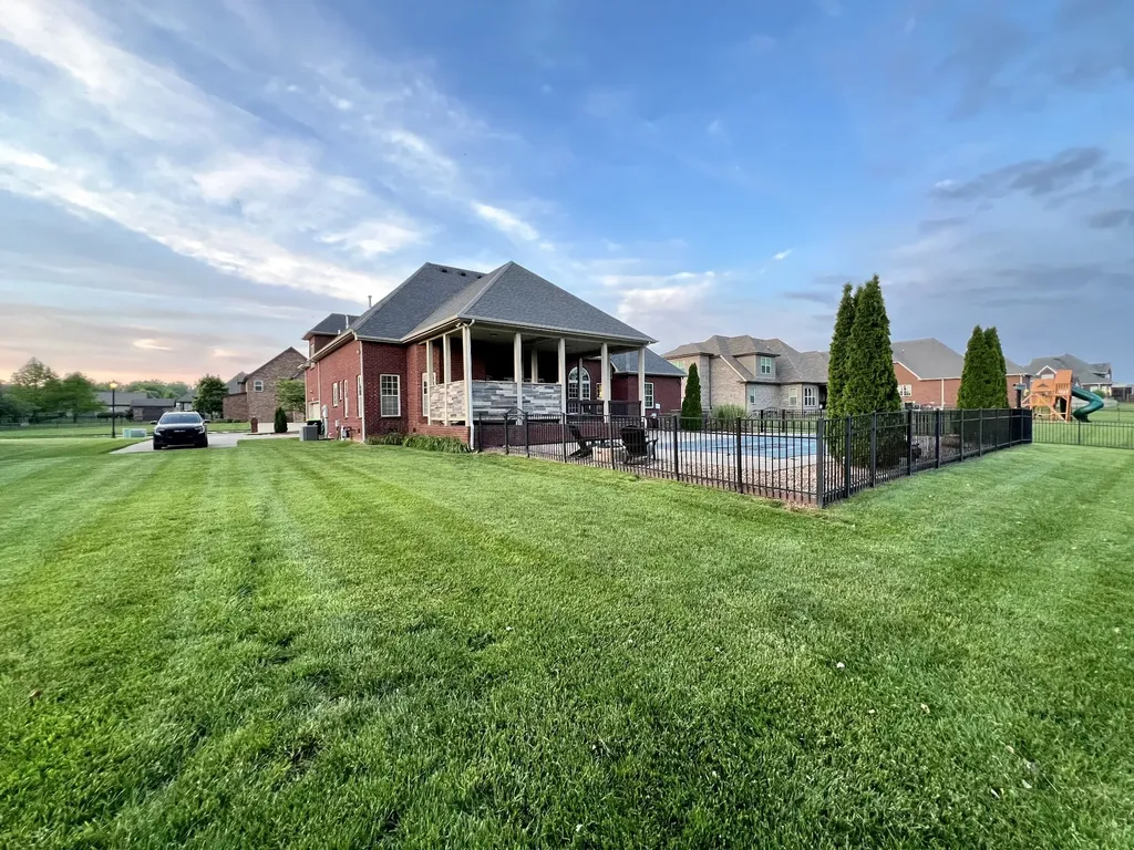 1956 Boyer Boulevard Clarksville TN 37043