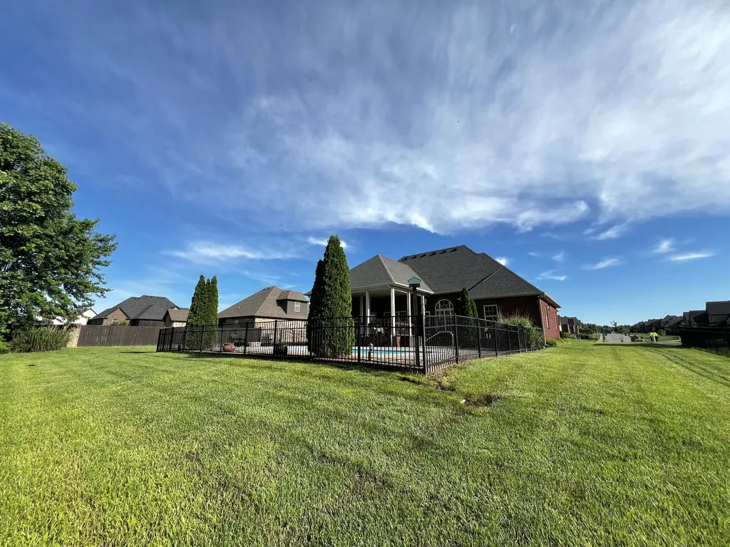 1956 Boyer Boulevard Clarksville TN 37043