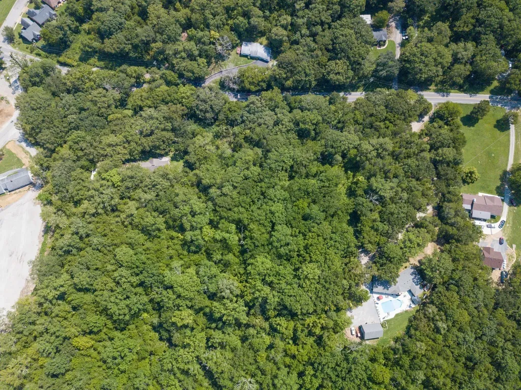 7677 Sawyer Brown Road Nashville TN 37221