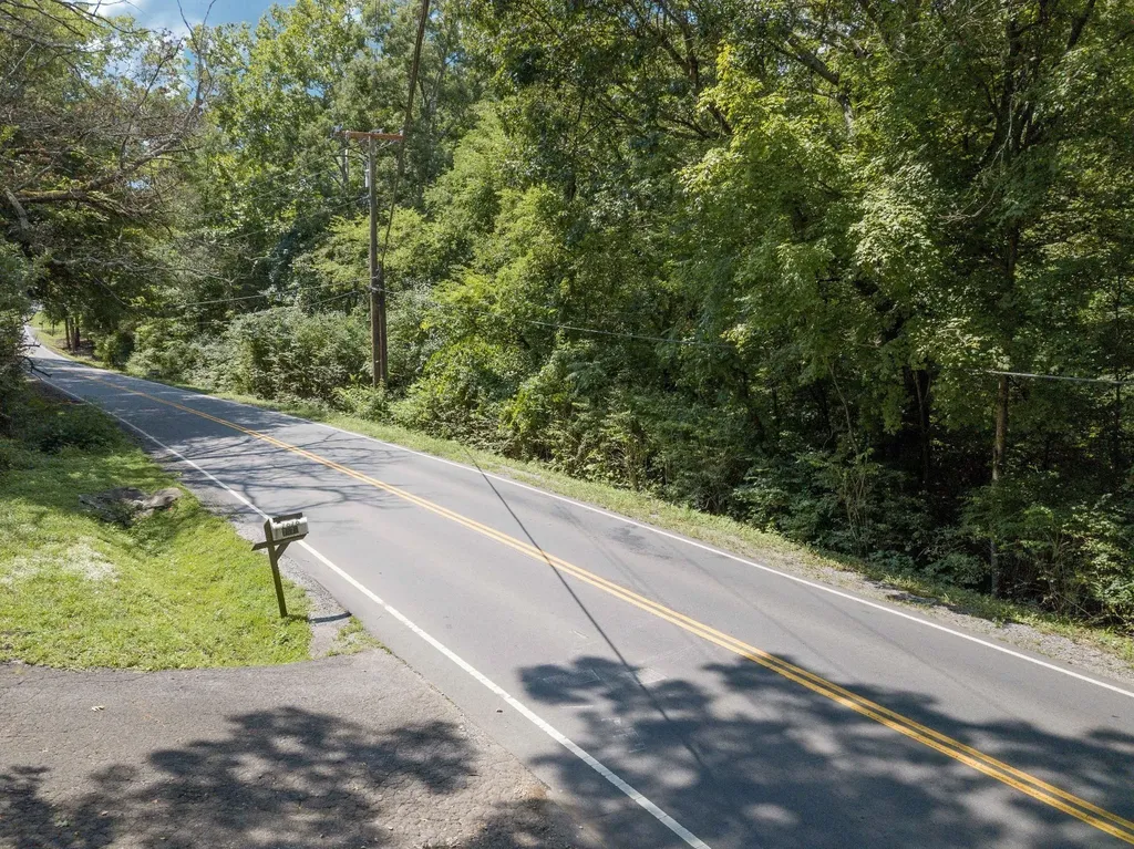 7677 Sawyer Brown Road Nashville TN 37221
