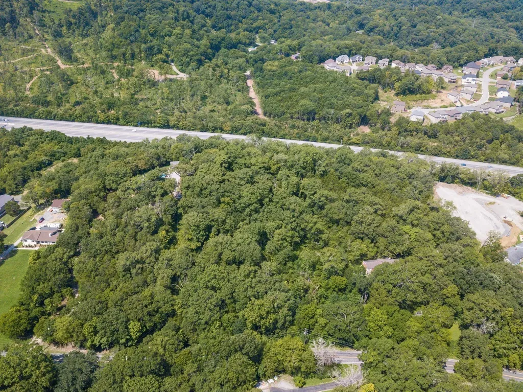 7677 Sawyer Brown Road Nashville TN 37221