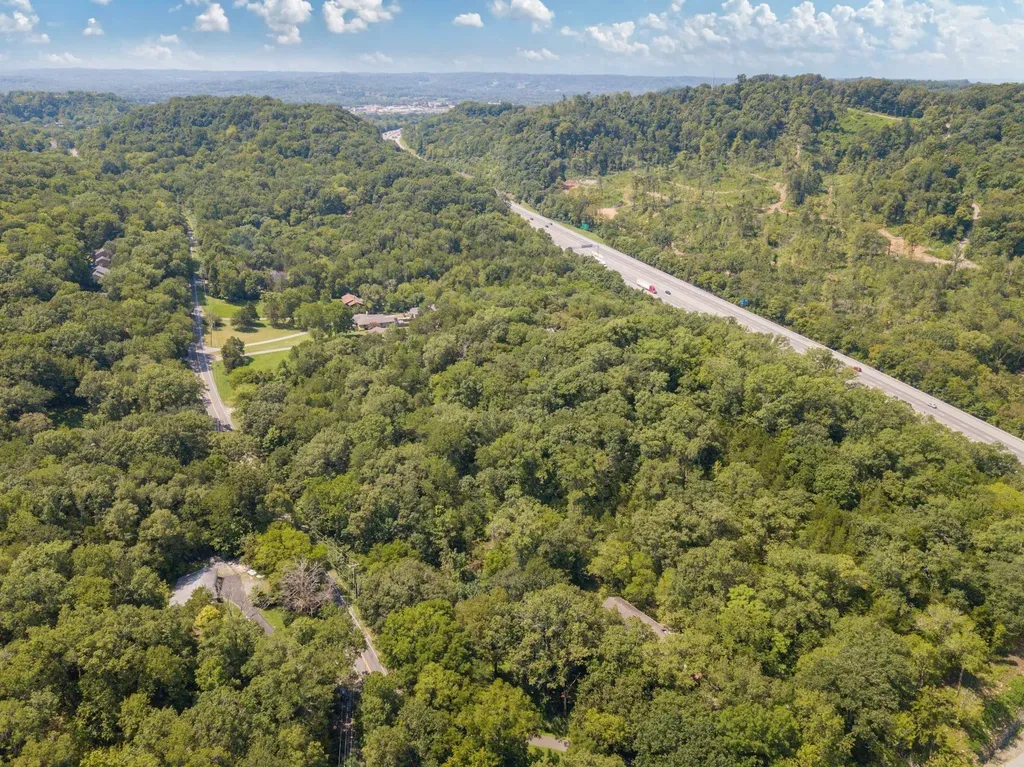 7677 Sawyer Brown Road Nashville TN 37221