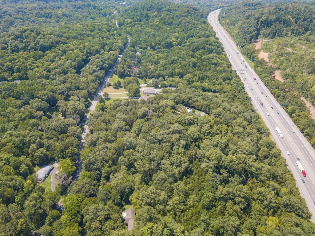 7677 Sawyer Brown Road Nashville TN 37221