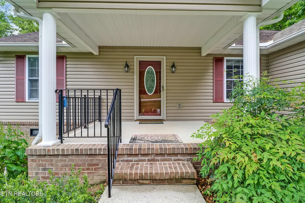 348 Lakeview Drive Crossville TN 38558