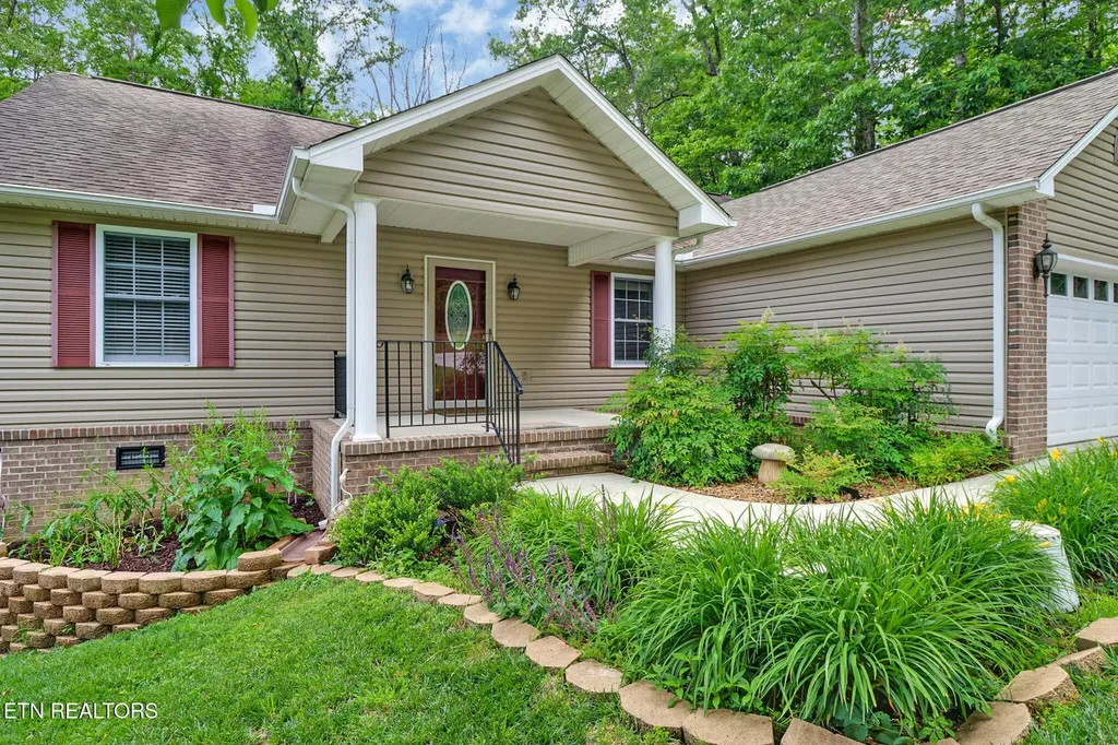 348 Lakeview Drive Crossville TN 38558