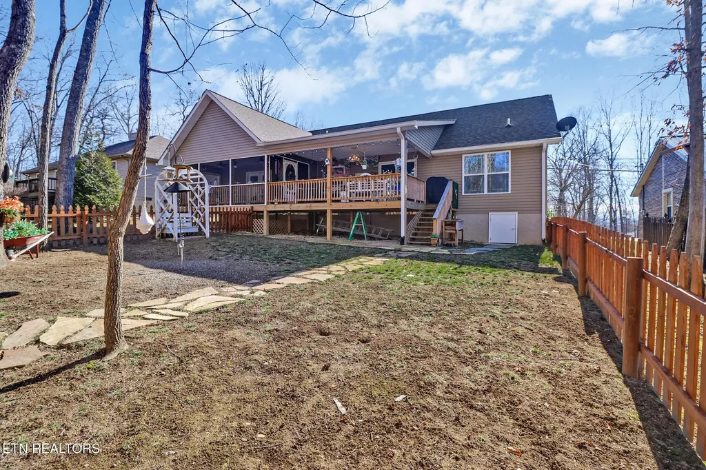 311 Lakeview Drive Crossville TN 38558