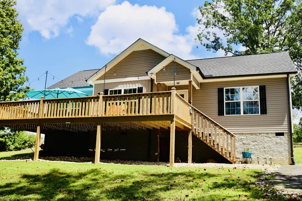 746 Nels Adams Road Dickson TN 37055