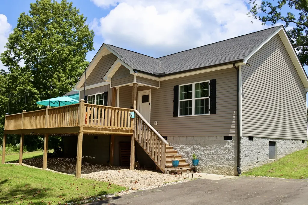 746 Nels Adams Road Dickson TN 37055