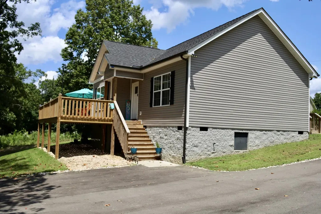 746 Nels Adams Road Dickson TN 37055