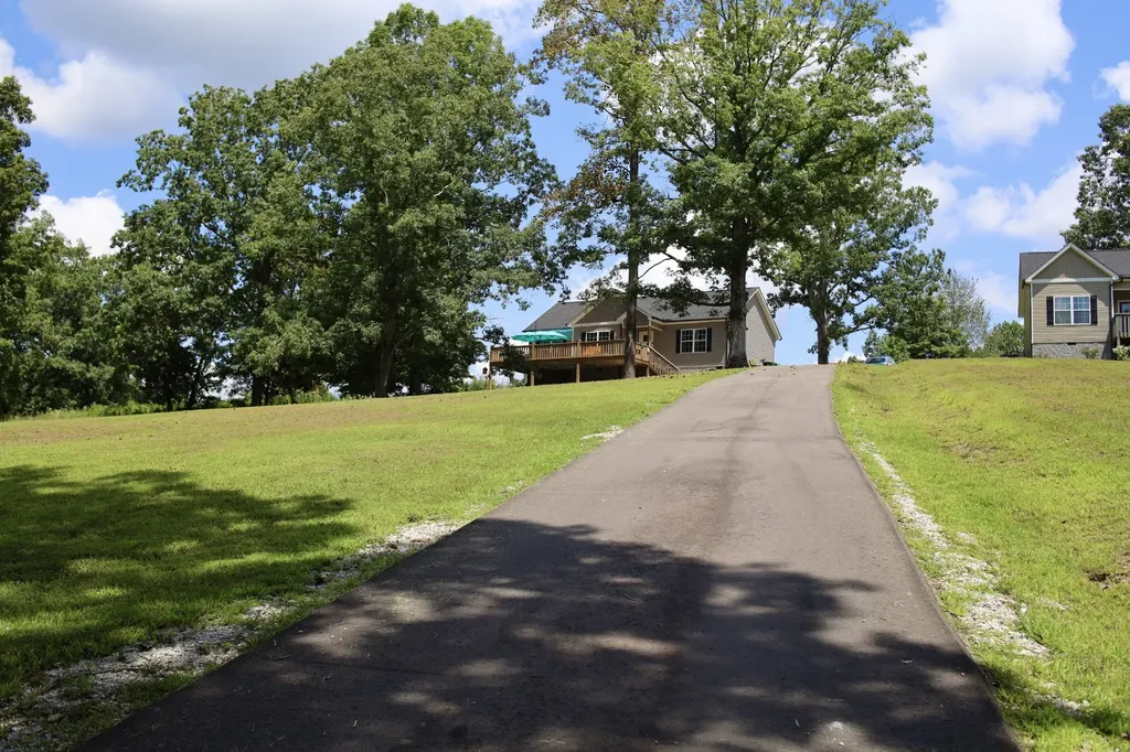 746 Nels Adams Road Dickson TN 37055