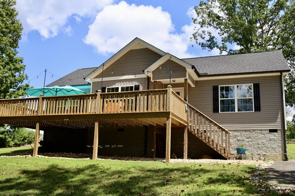 746 Nels Adams Road Dickson TN 37055